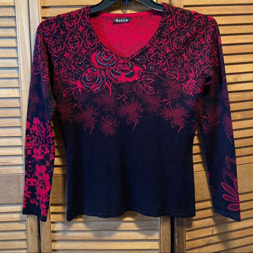 Astrid Black/Red Embellished Floral Design Sweater